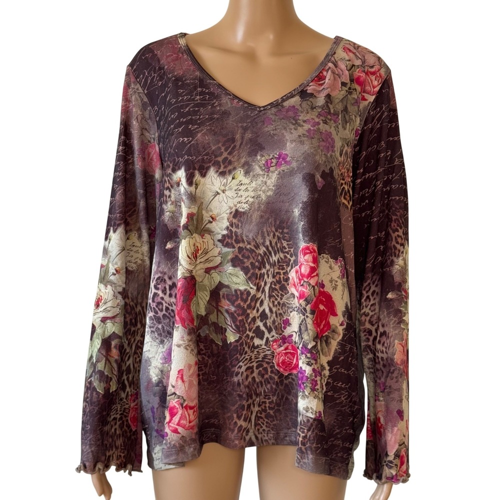 Xcit USA Womens 1X Top NWT Leopard Floral Script V-Neck Lettuce Edge 8500-2336